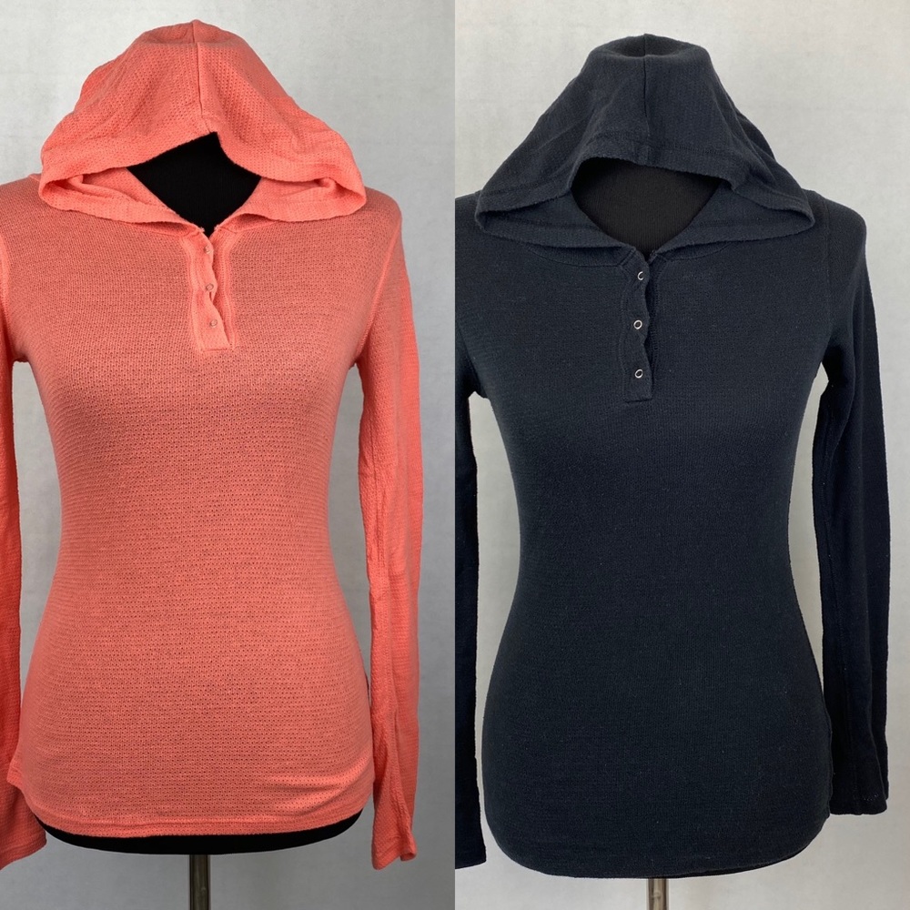 2 Hooded Thermal Long Sleeve Shirts Size Medium